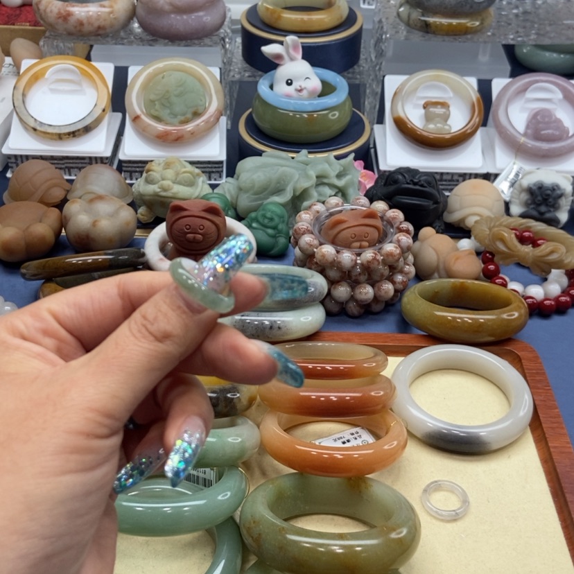 【闪购商品】石英质玉手镯合金张*辉