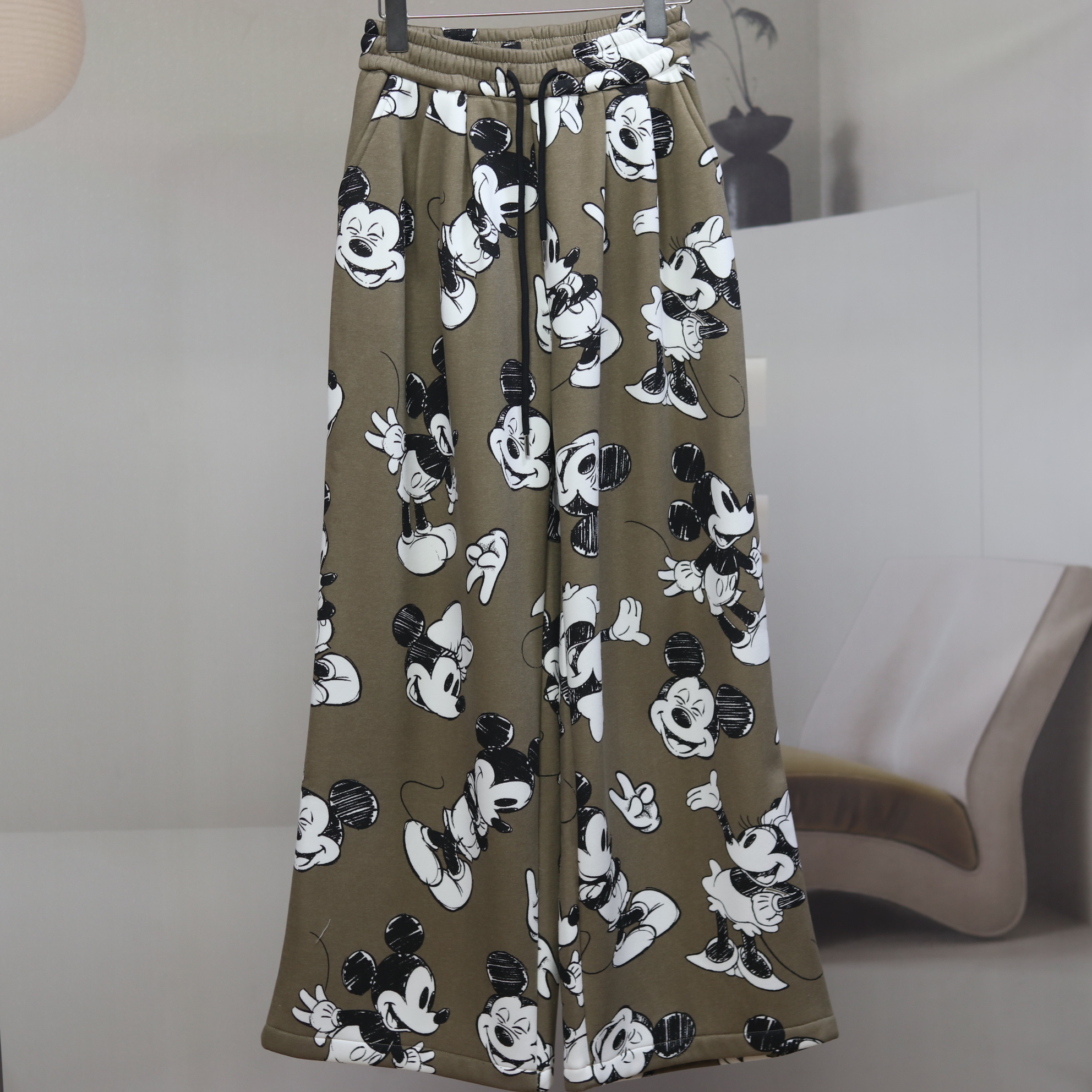 【8128】高品质原创设计卡其色时尚加绒卫裤Z