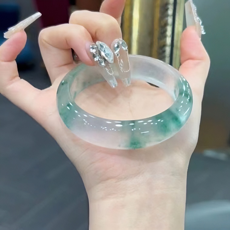 精品手工时尚冰透飘花手镯女款百搭高档精美时尚手镯