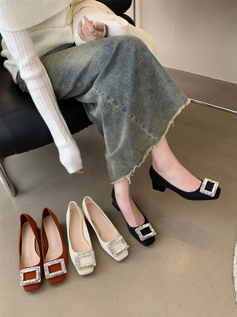 八月 401-600】新韩版女鞋 偶有微瑕 完美主义勿拍