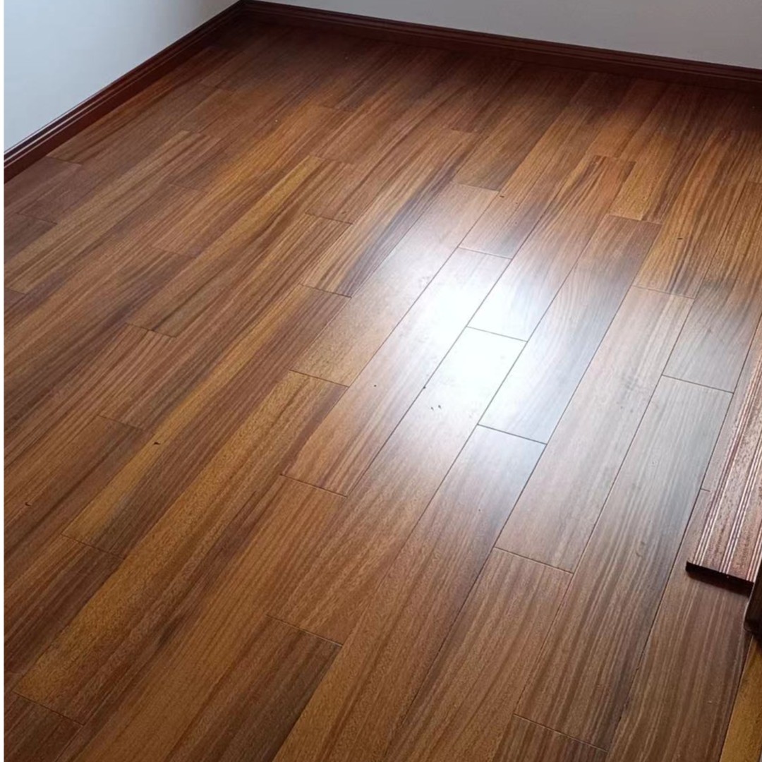 碧云阁圆盘豆原木本色实木地板厂家直销绿色环保流行款式室内平面