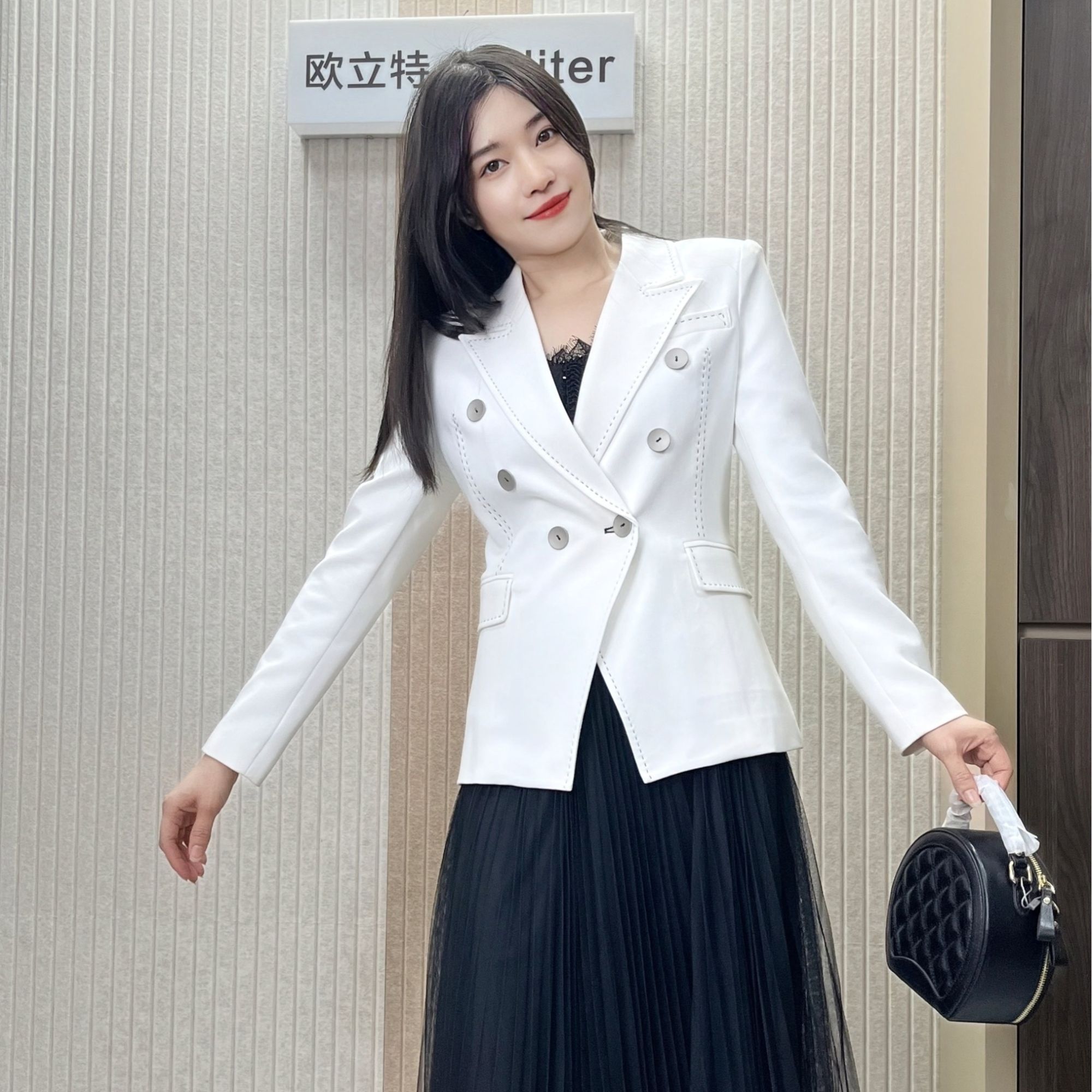 2024年澳洲品质复古新款珍珠线装饰修身双排扣轻奢气质西装外套女