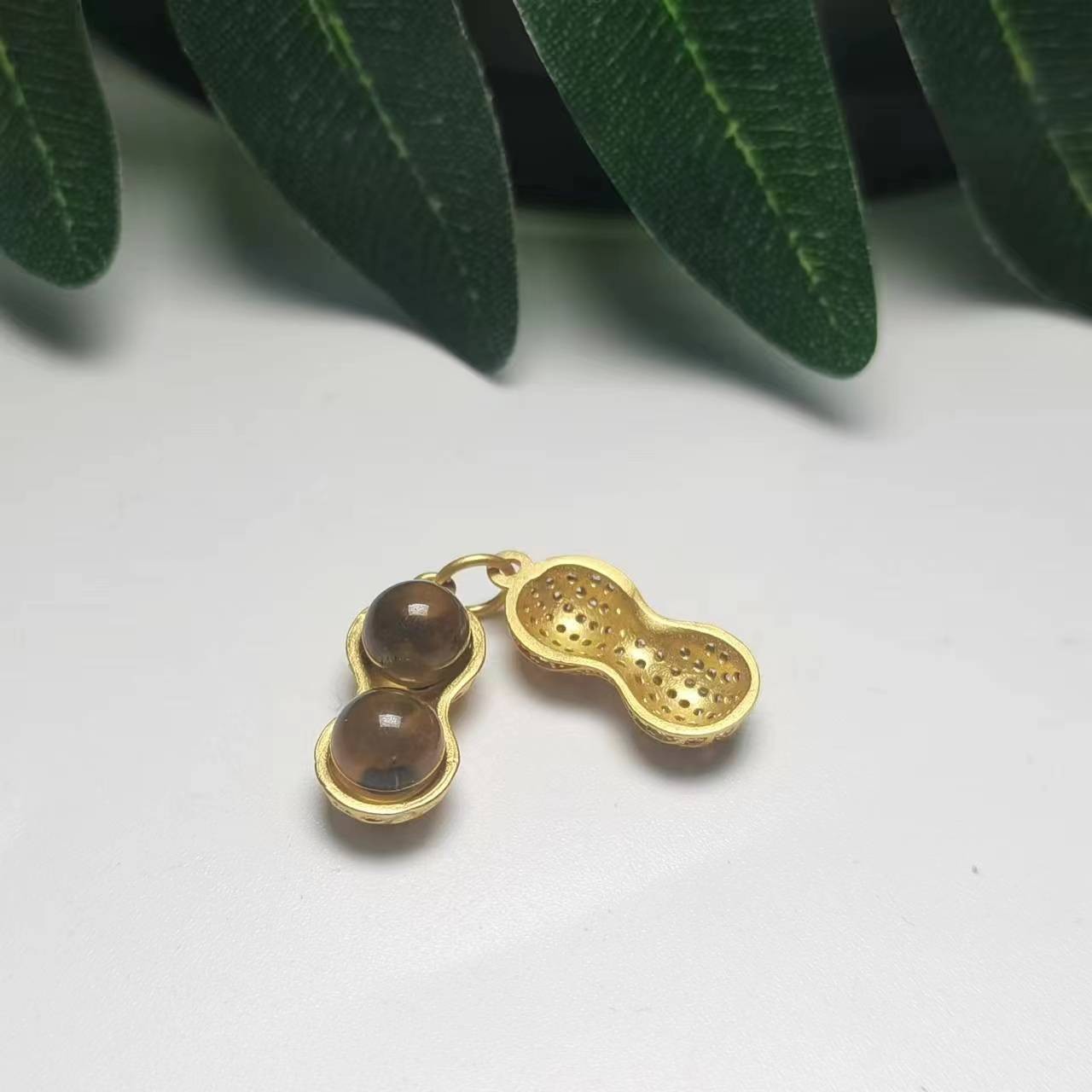 琥珀花生吊坠赠链【多样性发其一】