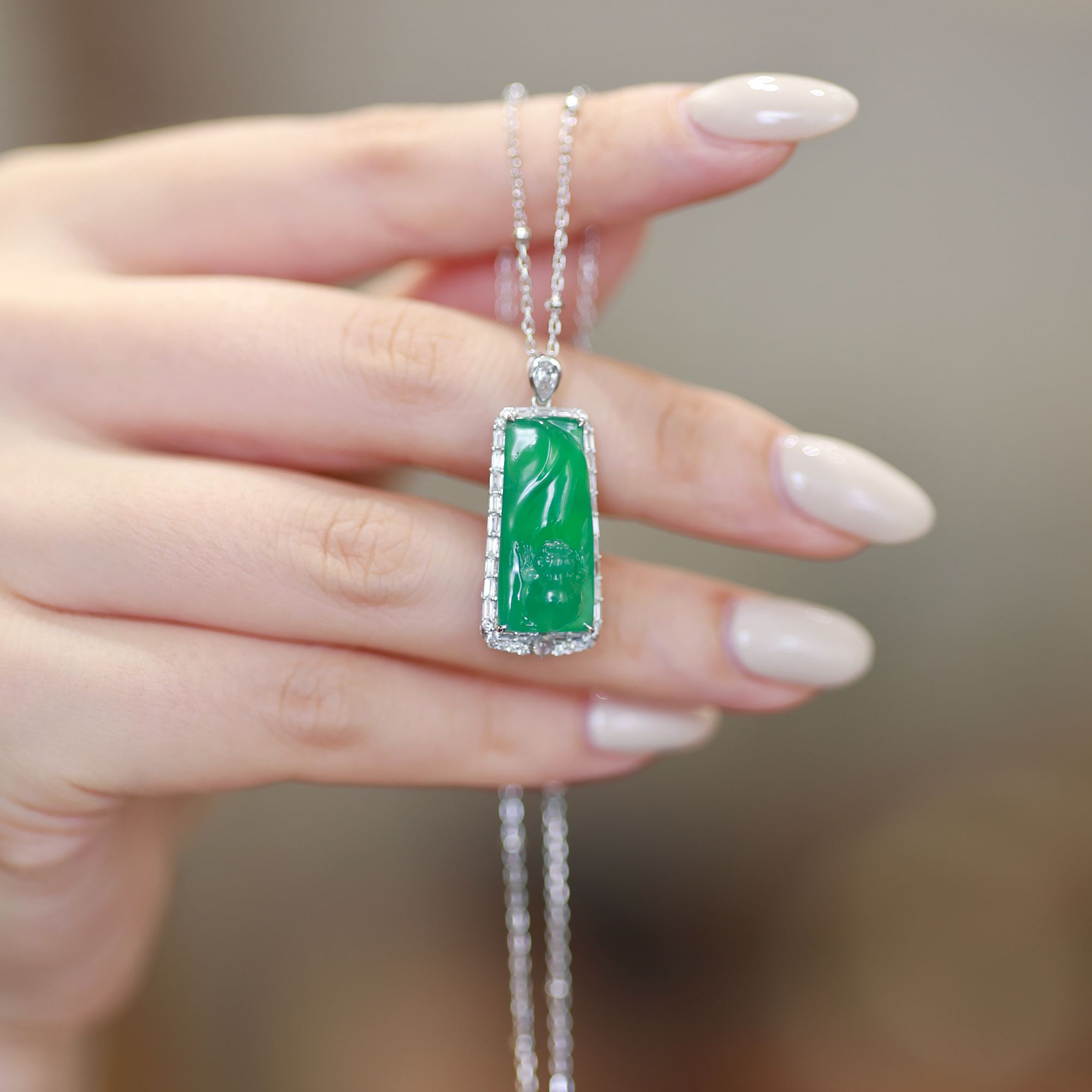 天然缅甸a货翡翠木那冰阳绿金蟾吊坠18k金镶嵌轻奢款吊坠