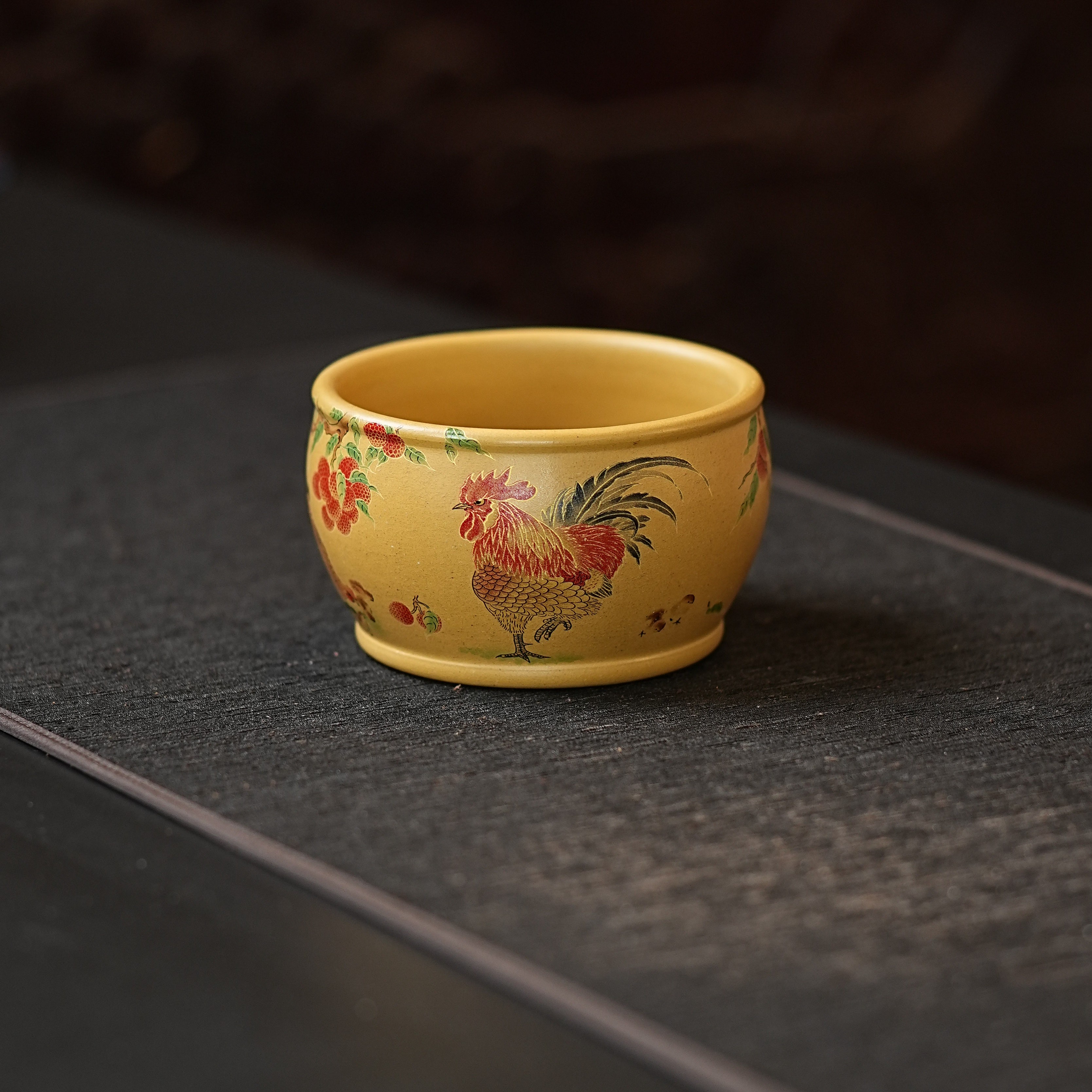 宜兴原矿黄段手工刻绘描金大吉大利金鸡紫砂主人杯 TM 5618