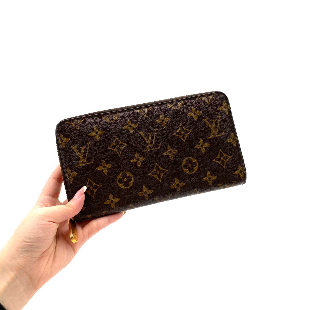 全新未使用 LouisVuitton/路易威登 棕老花宽版拉链钱包  21/12