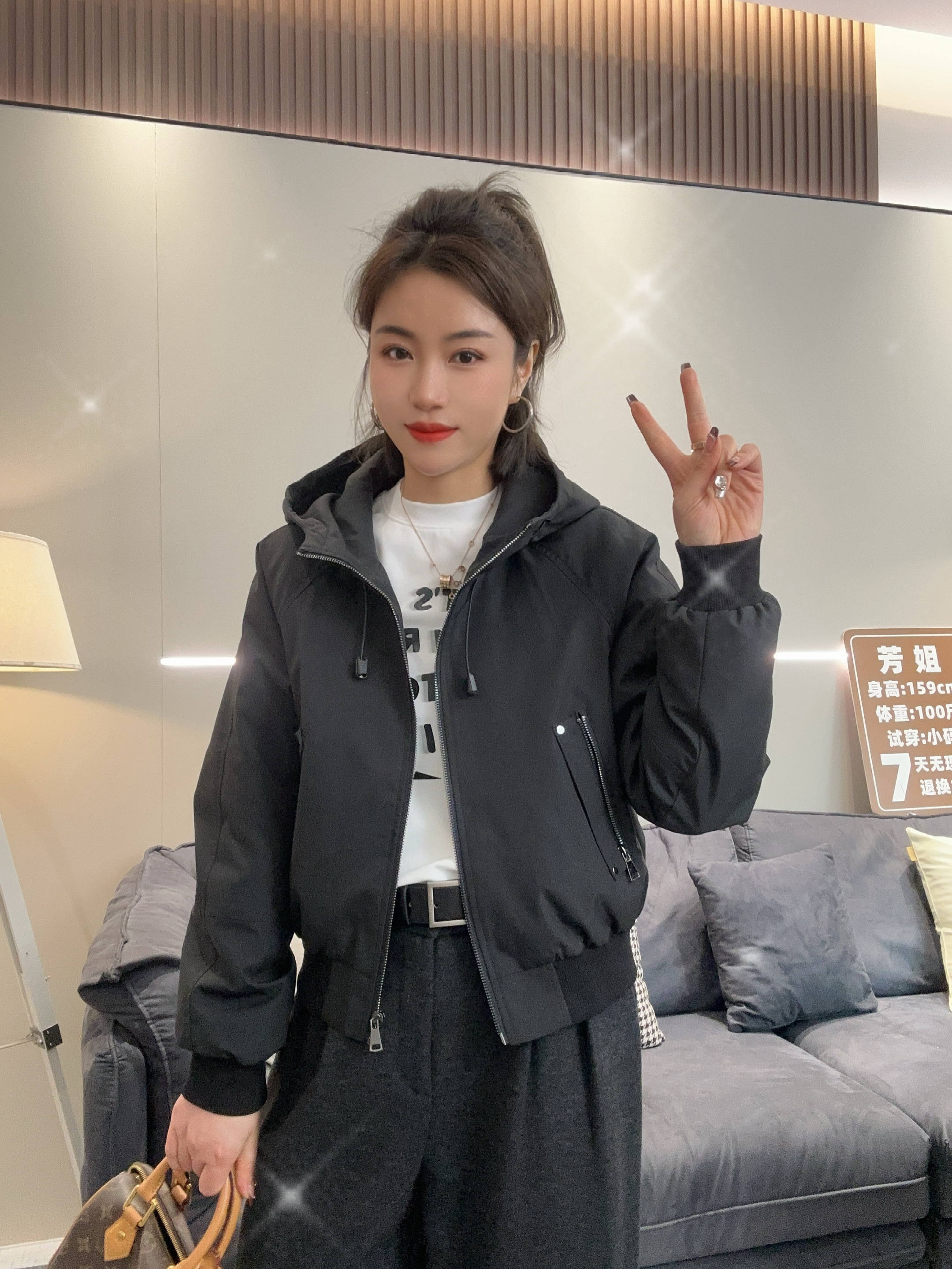 【黄小芳】黑色冬款夹克羽绒外套