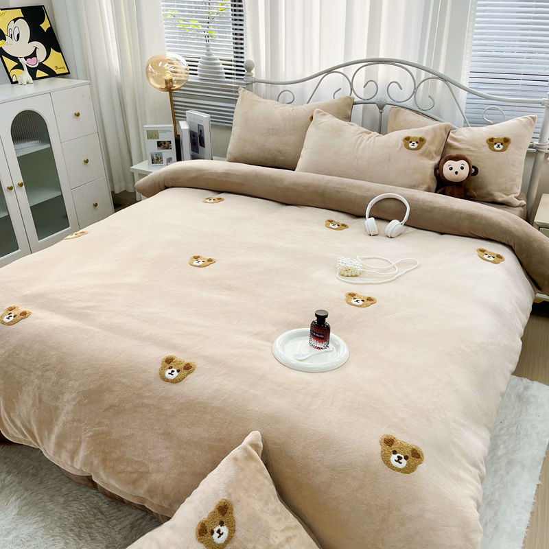 小熊 秋冬加厚保暖牛奶绒四件套卡通可爱刺绣加绒床笠床上用品