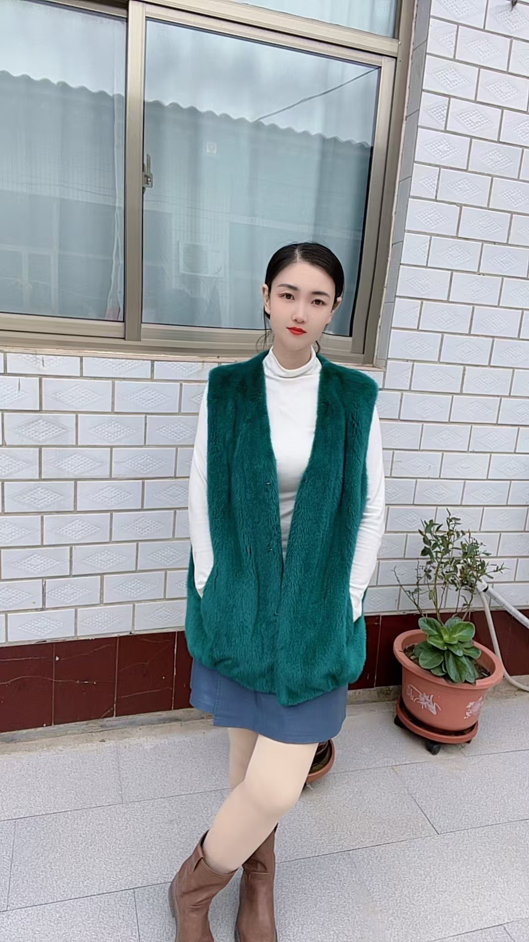 进口水貂V领马甲女短款显瘦时尚秋冬百搭