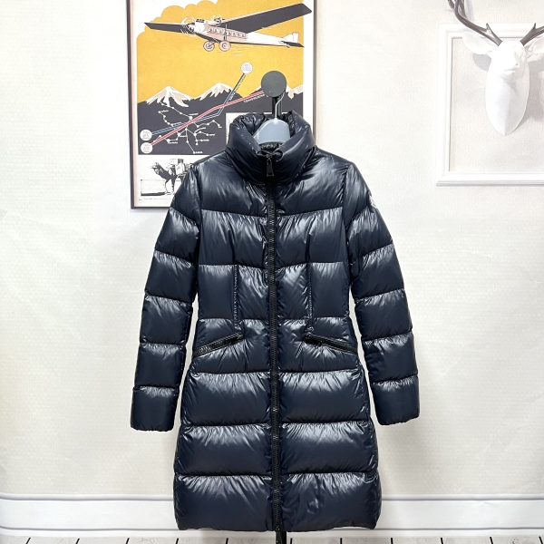 盟可睐/聚酰胺/羽绒服/95新/市场价15000/雨1006