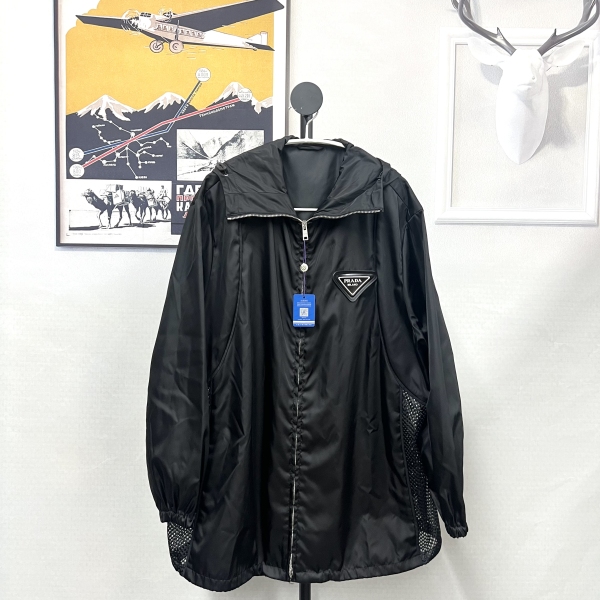 普拉达/尼龙/外套/95新/市场价22800/畅0927