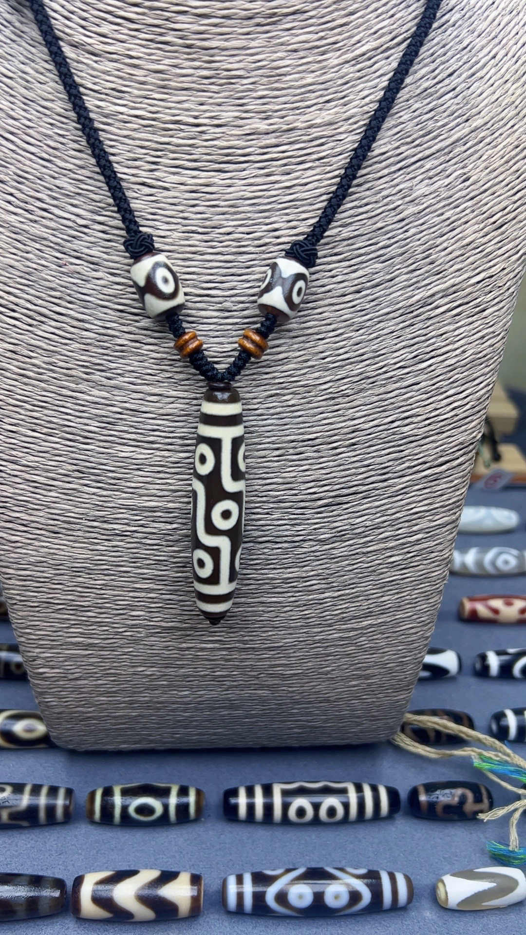 大尺寸折线九眼玛瑙玉石未镶嵌吊坠