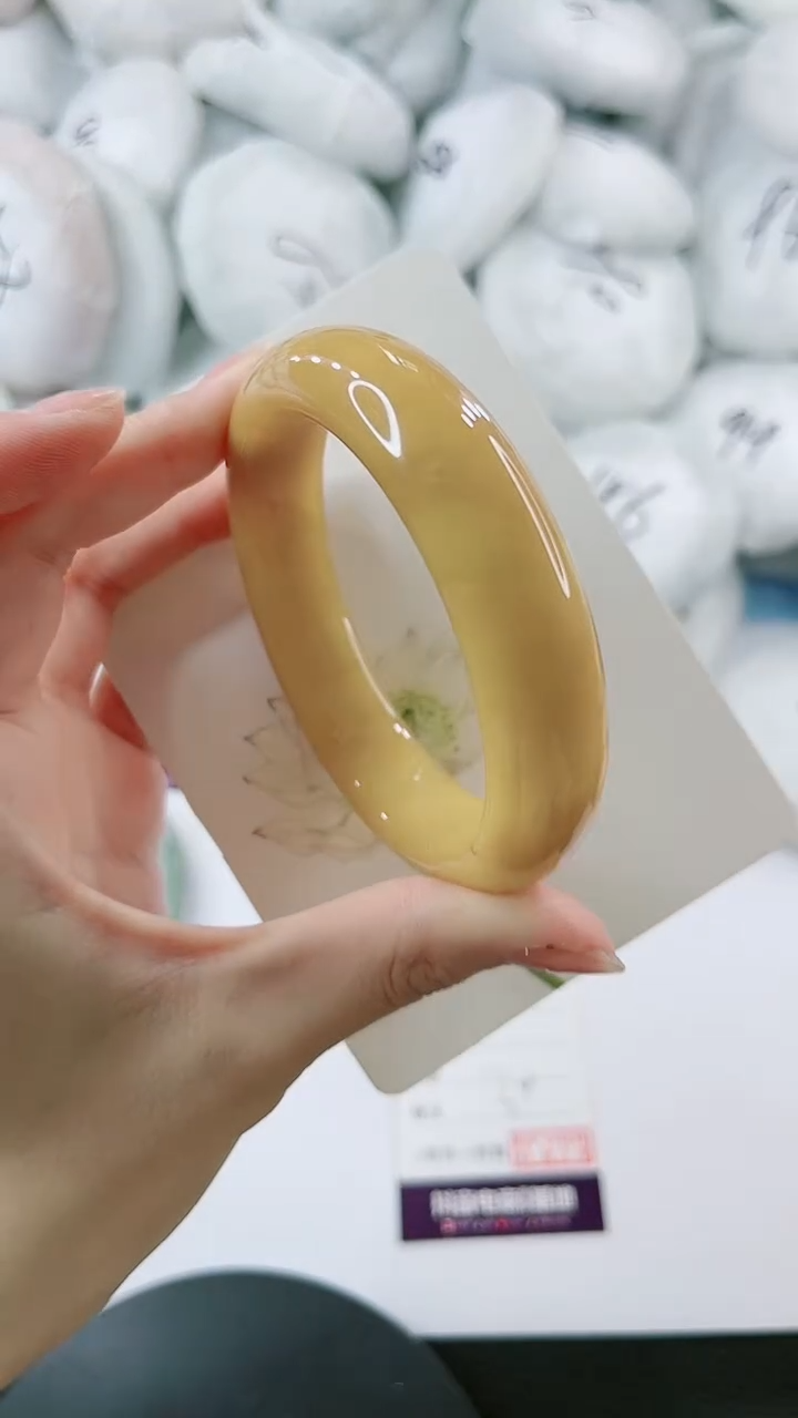 【闪购商品】石英质玉手镯未镶嵌0229300514-