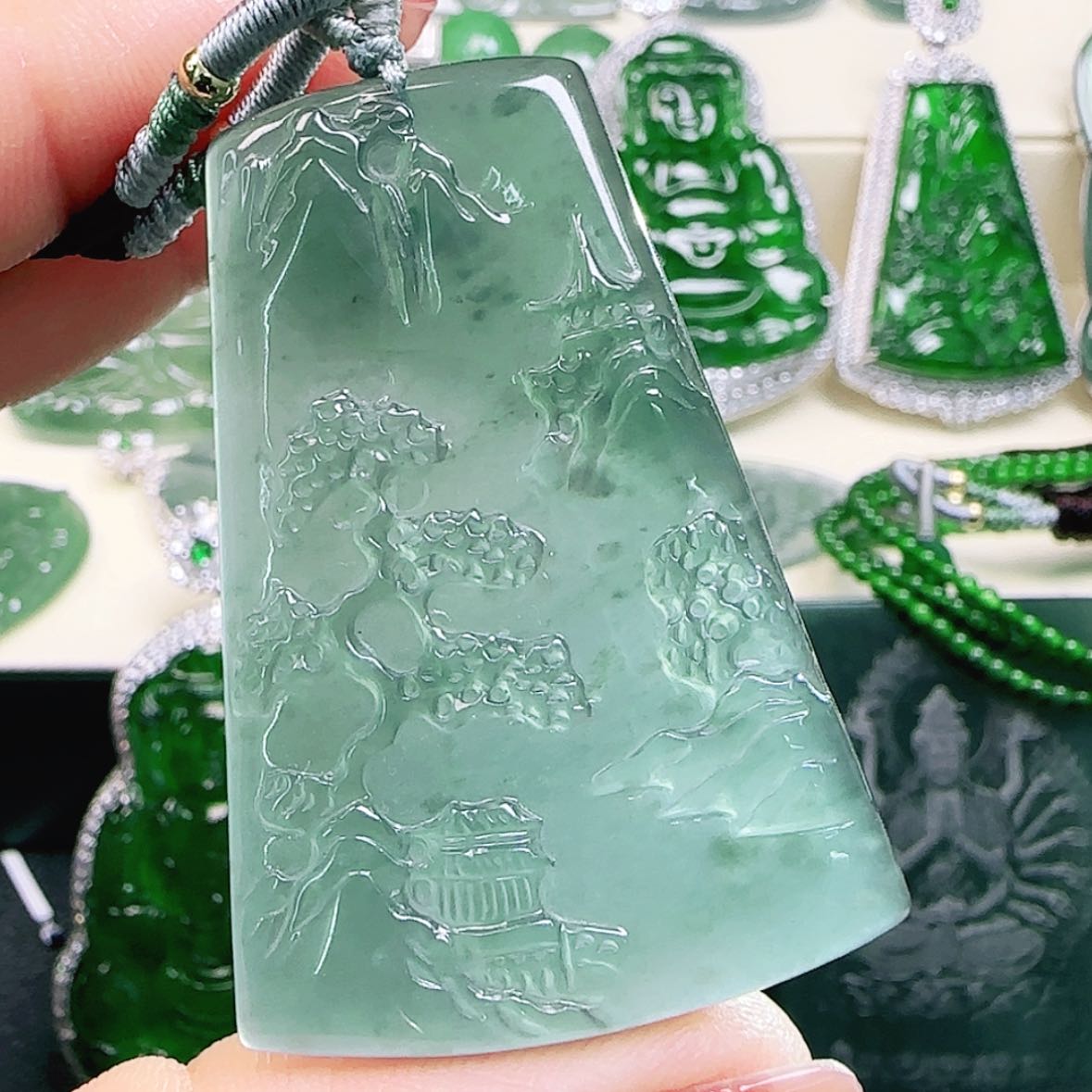 【闪购商品】翡翠颈饰未镶嵌