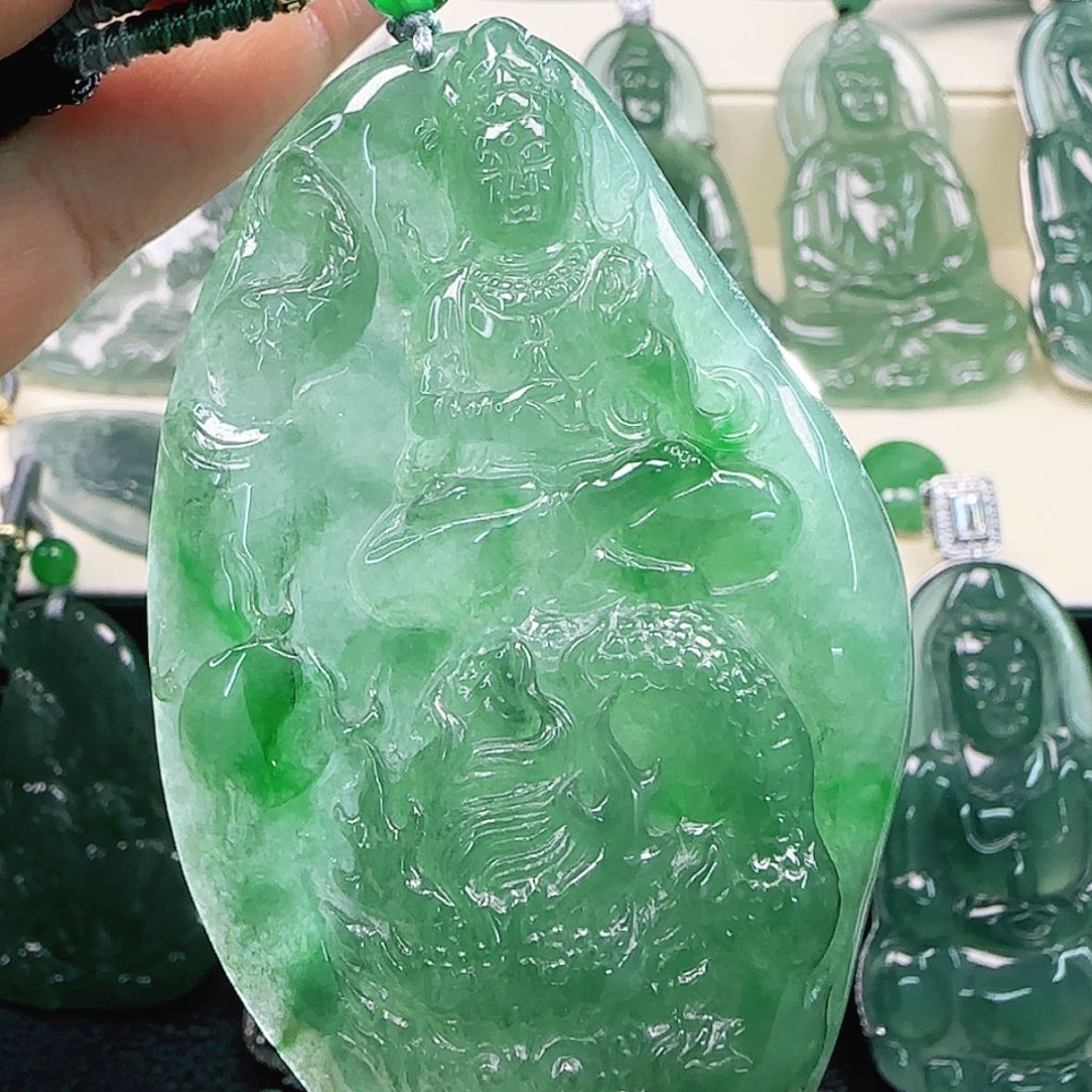 【闪购商品】翡翠颈饰未镶嵌