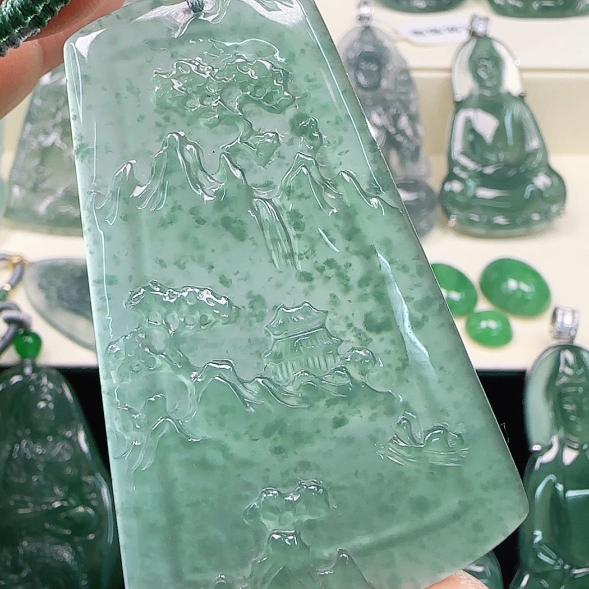 【闪购商品】翡翠颈饰未镶嵌