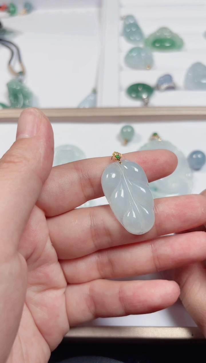 【闪购商品】翡翠吊坠(不含链)未镶嵌叶子