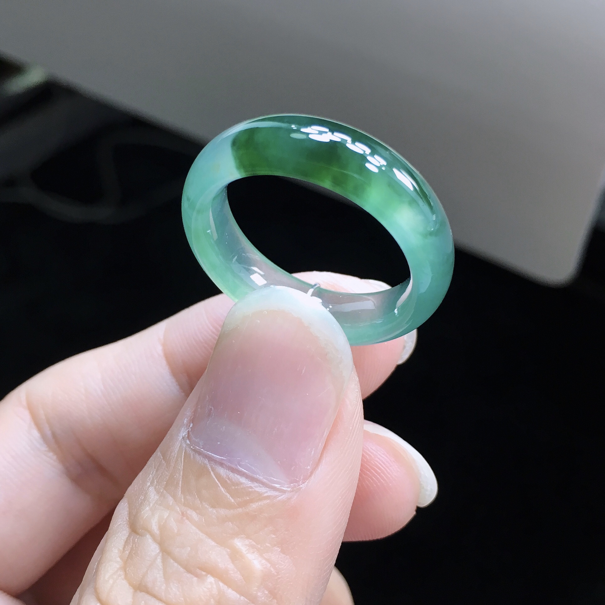 21-22号圈 天然A货缅甸翡翠 高冰飘绿花戒指 尺寸19.2×6.8×3.9mm