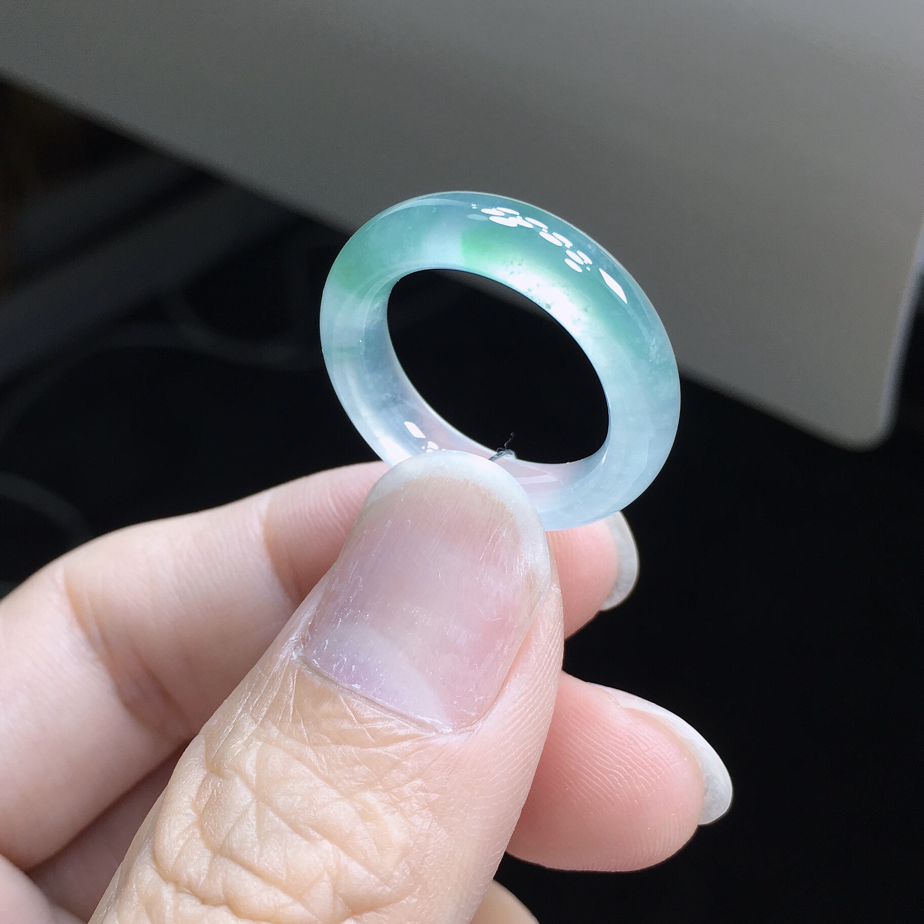 15号圈 天然A货缅甸翡翠 冰润起钢飘绿戒指 尺寸17.2×6×4.1mm