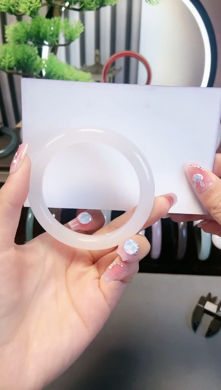 【闪购商品】石英质玉手镯未镶嵌248-57