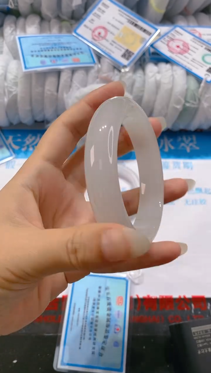 【闪购商品】石英质玉手镯未镶嵌369-60.3