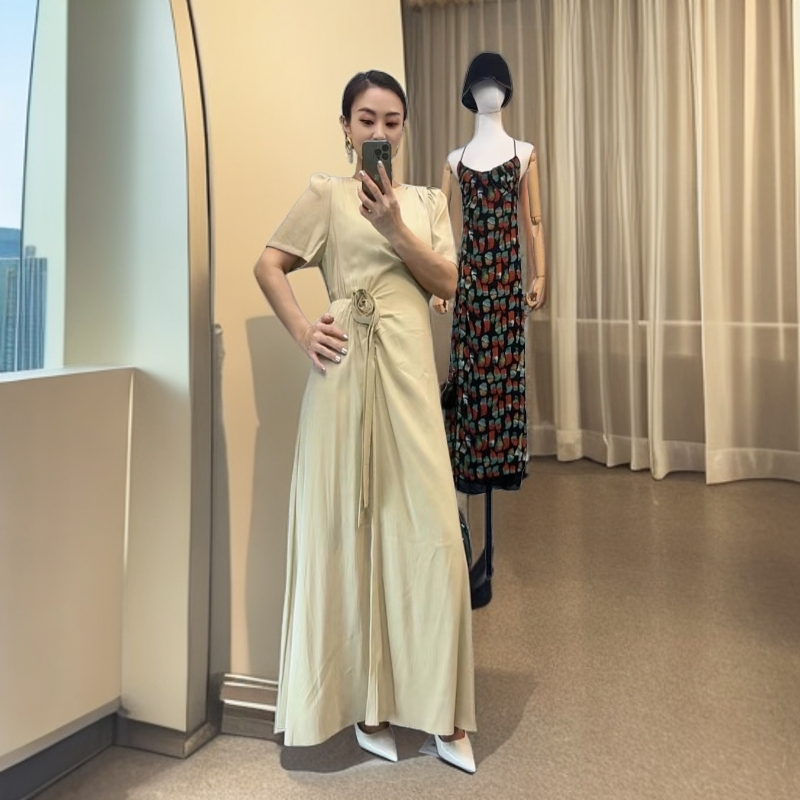 连衣裙开叉连衣裙显瘦气质轻奢夏季黑色法式收腰修身小众时尚