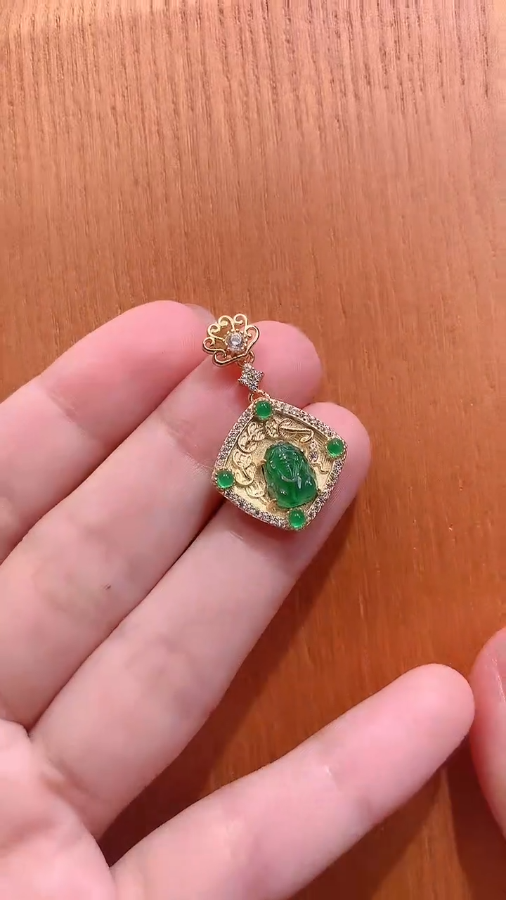 【闪购商品】翡翠颈饰银S925镶嵌翡翠