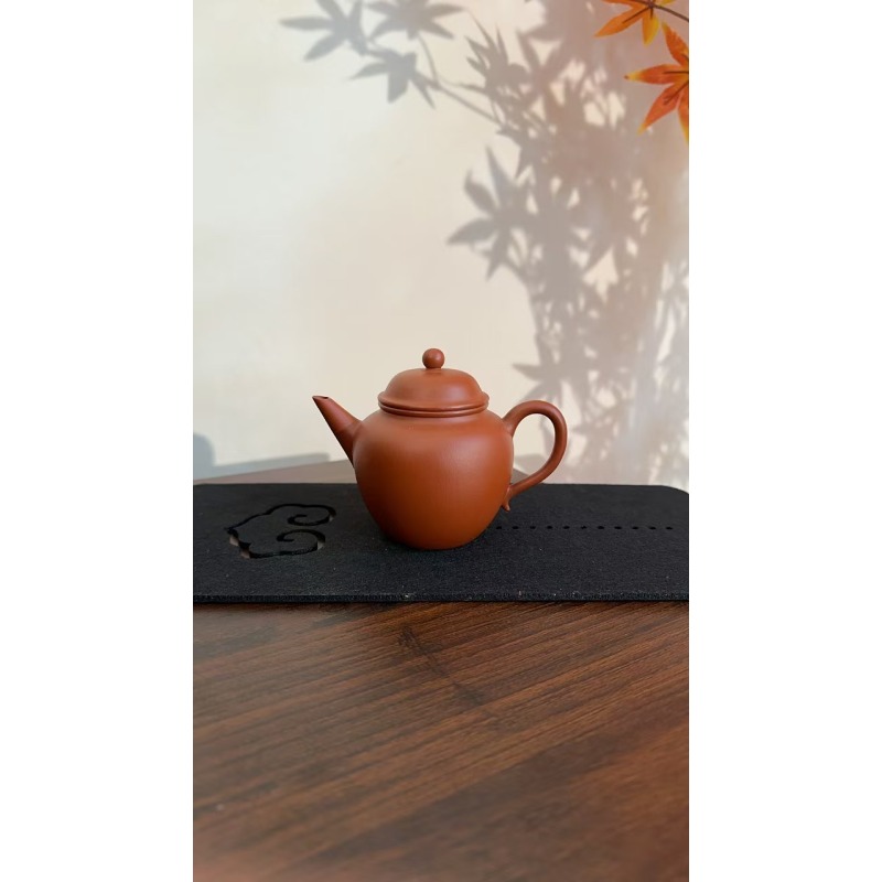 《朱泥芭乐》紫砂壶-150cc-jxz