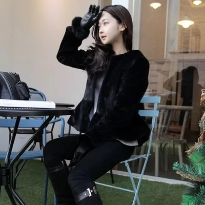 冬季立领短款毛毛外套气质花苞袖设计