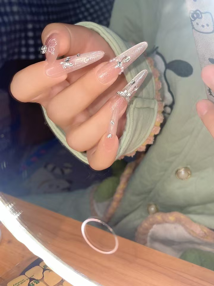 苏丫头手工美甲裸粉蝴蝶猫眼爆闪细尖甲型可反复穿戴