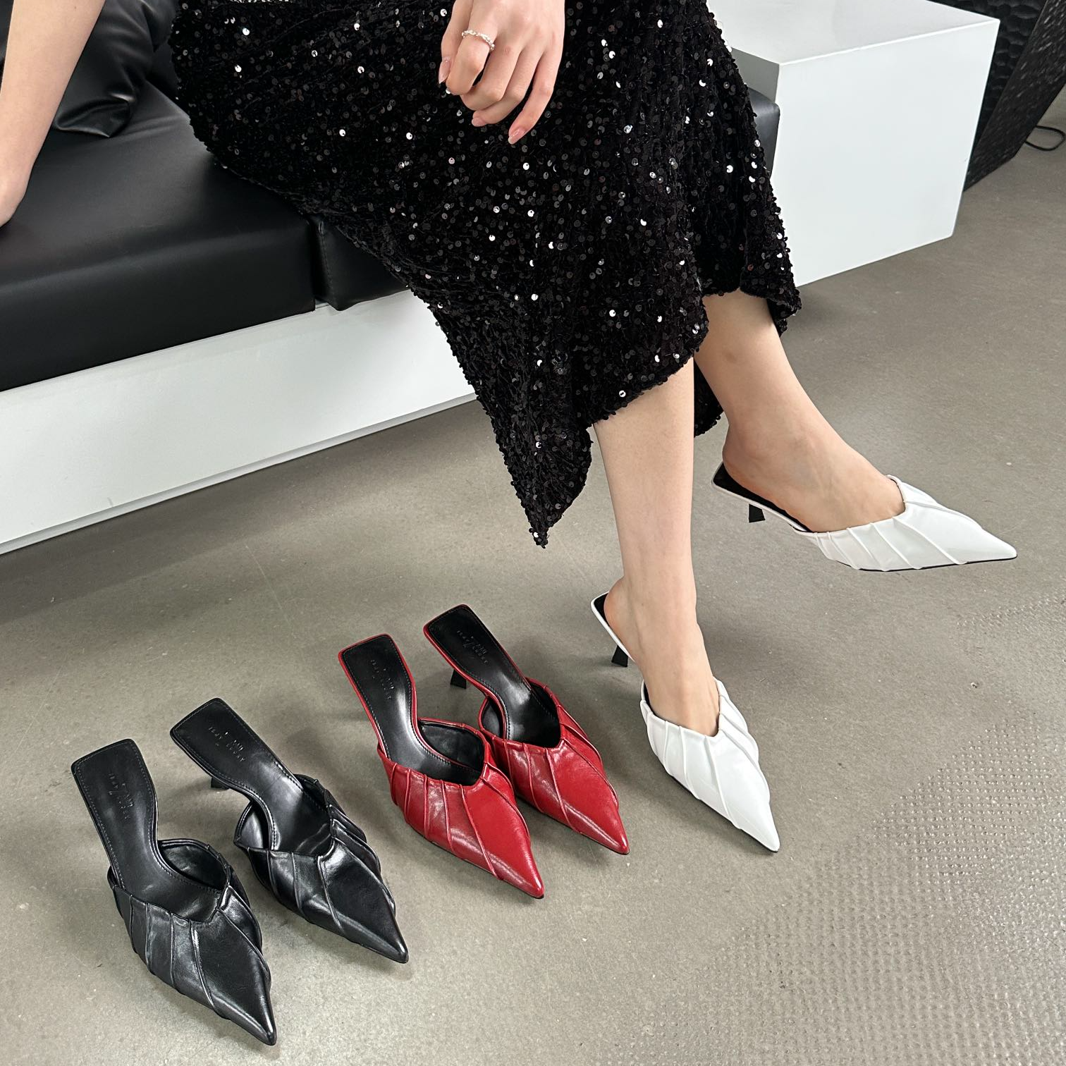 法式褶皱复古奶奶鞋女细跟2024年春夏包头方头时尚穆勒气质半拖鞋