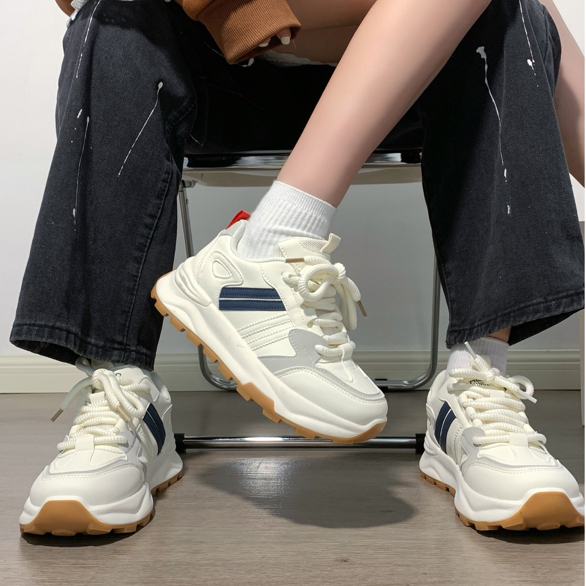 人本情侣鞋皮面运动鞋男女2025冬季新款百搭休闲厚底阿甘鞋高能感