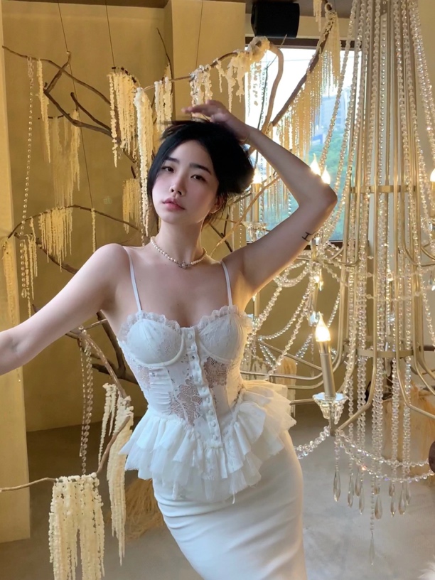 livada ss24蕾丝吊带设计感小众收腰显瘦法式胸衣