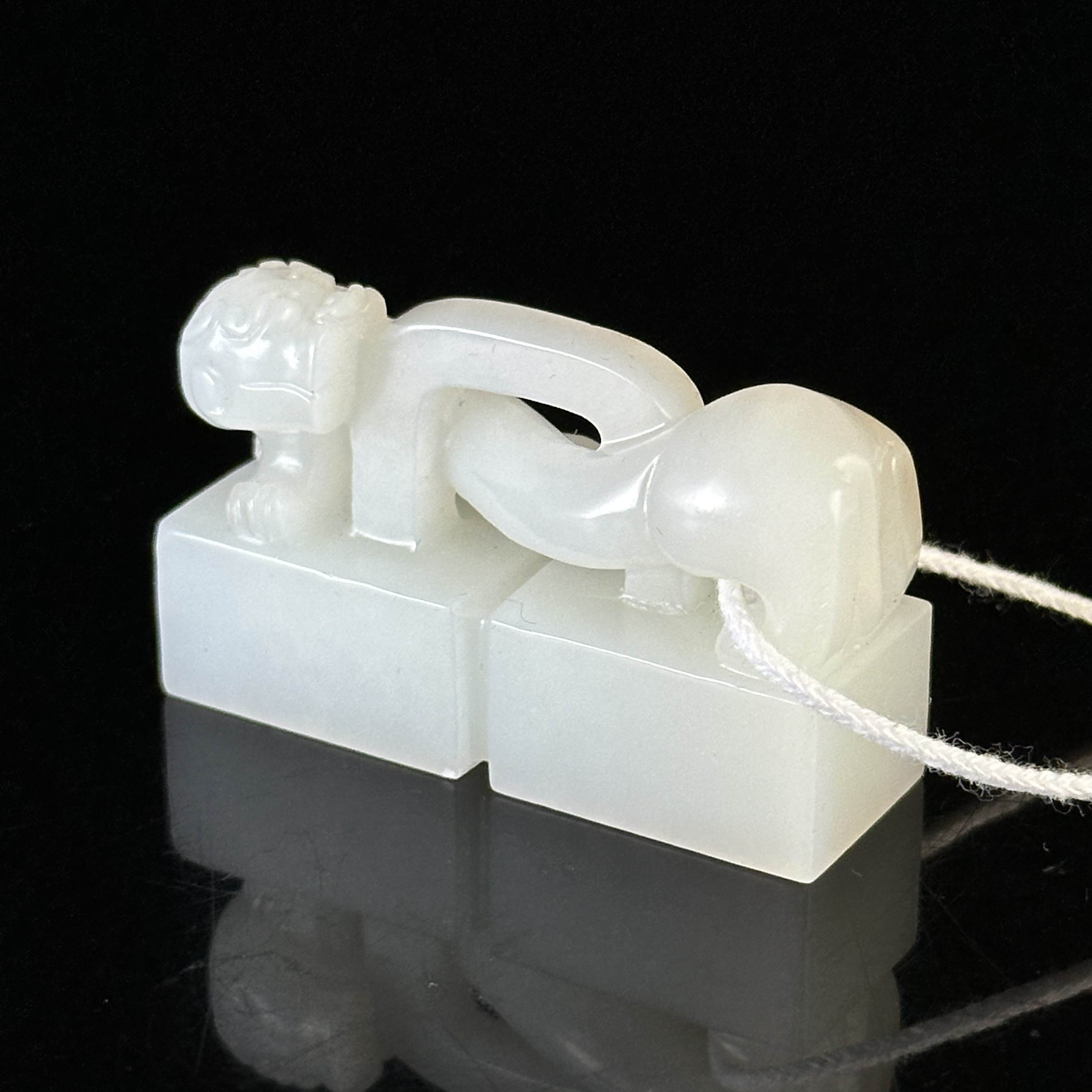 清和田玉螭虎纹印章 ZR121106021*【上海兰馨】