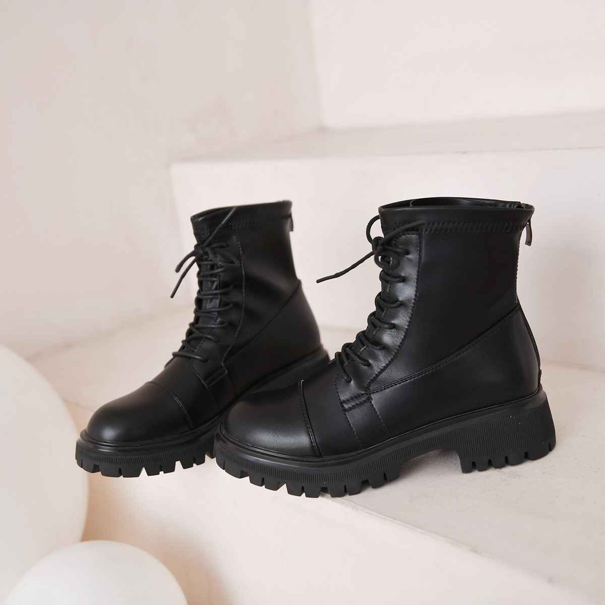 真皮休闲女鞋 短靴子马丁靴集合连接 按主播说的拍号88272