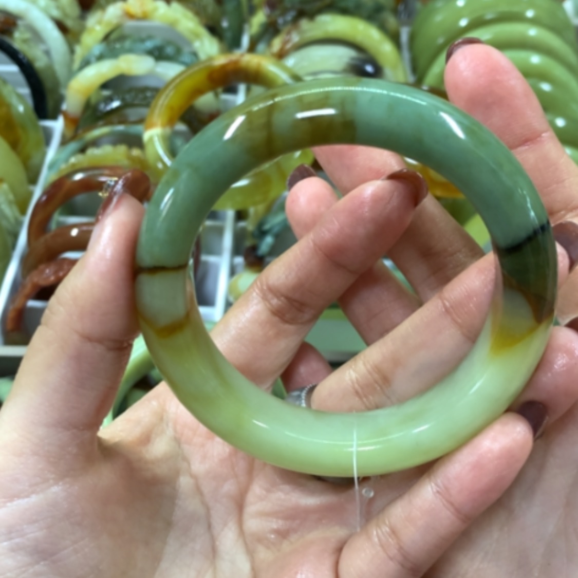 【闪购商品】蛇纹石玉手镯未镶嵌不*