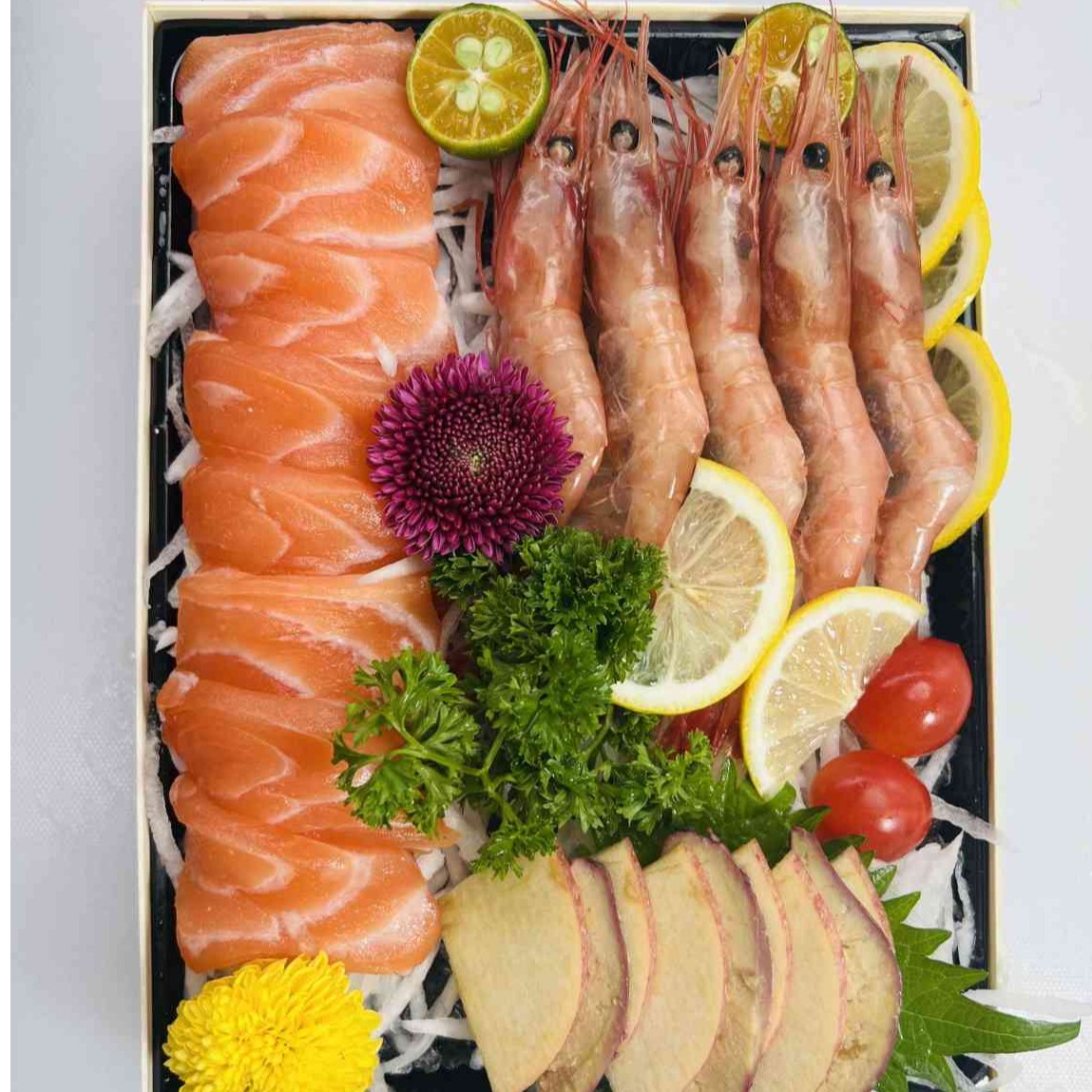 三文鱼甜虾鹅肝组合