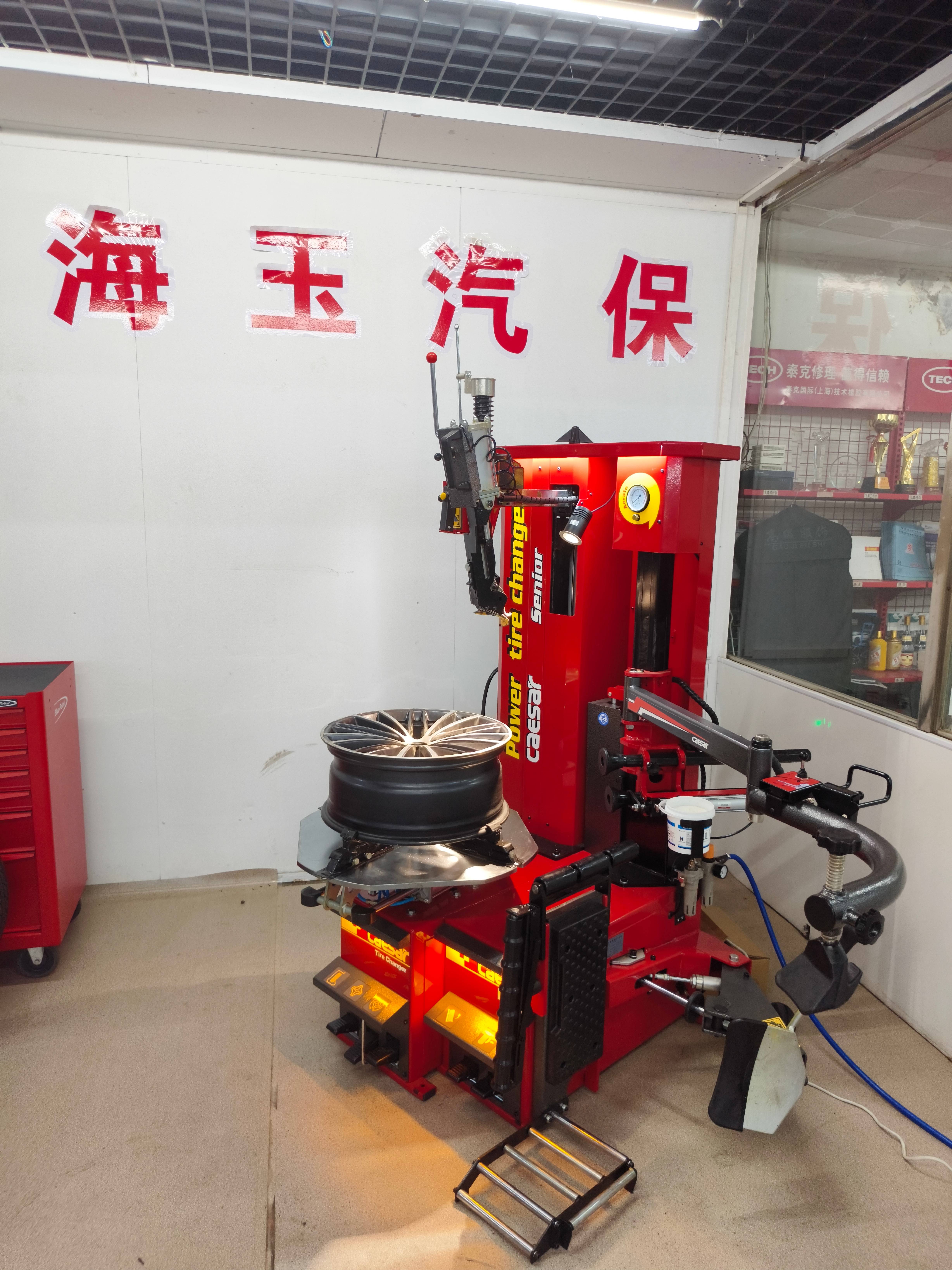 大力汽保2024最新款高端扒胎机——凯撒D-553