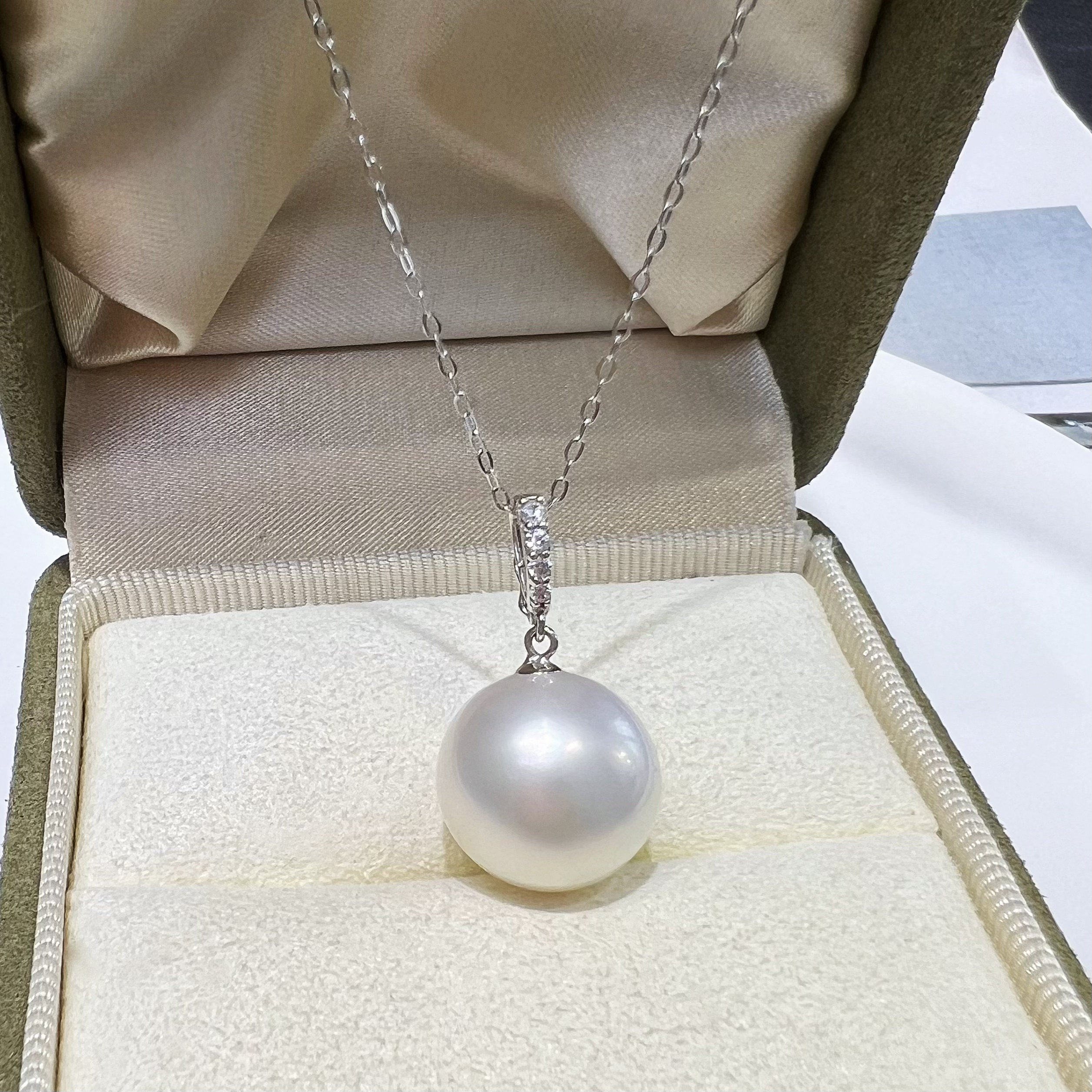 【孤品】18k金海水澳白珍珠万能扣（肉眼无暇/含银链）