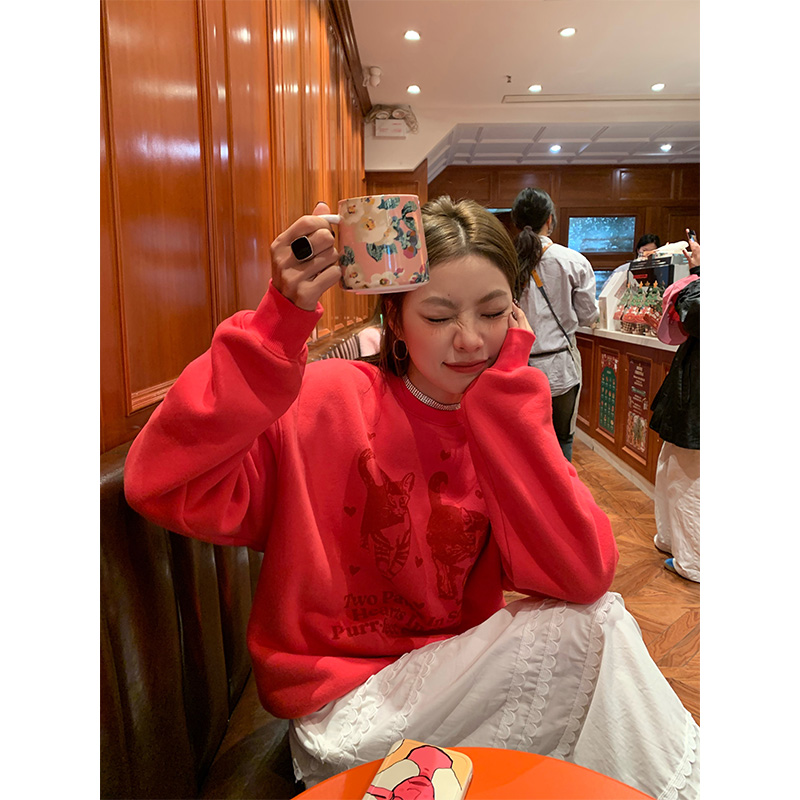 落落狷介红色加绒印花卫衣女秋冬款宽松上衣圆领套头oversize外套