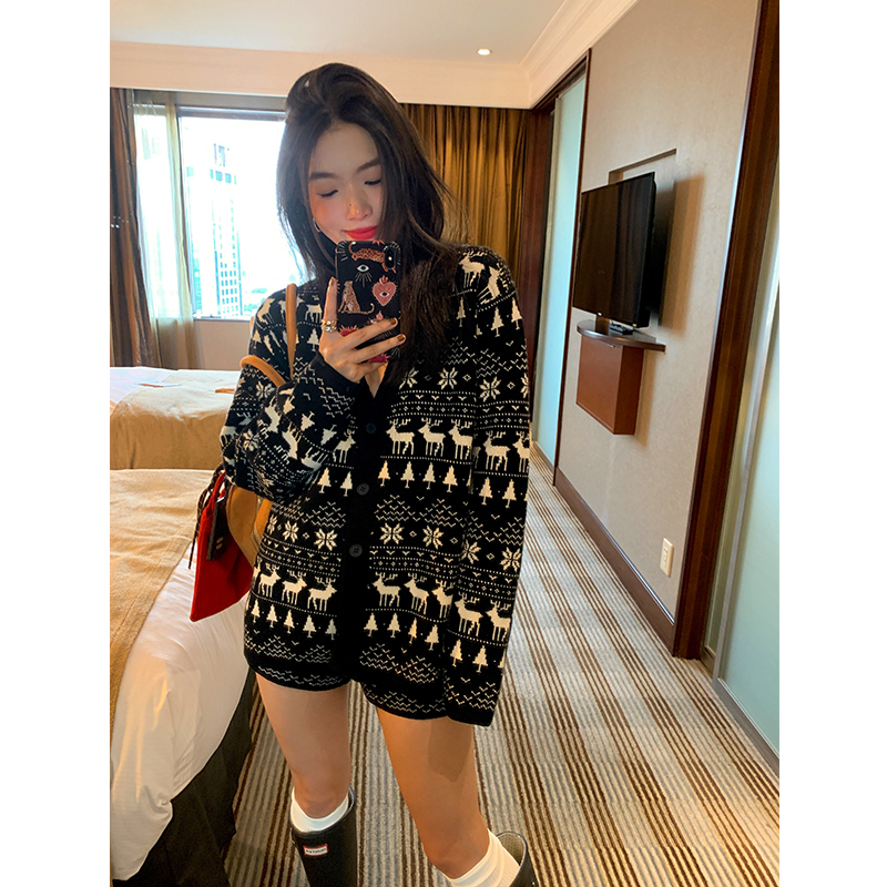 落落狷介一整套入秋穿搭毛衣套装裤女V领长袖上衣+针织短裤两件套