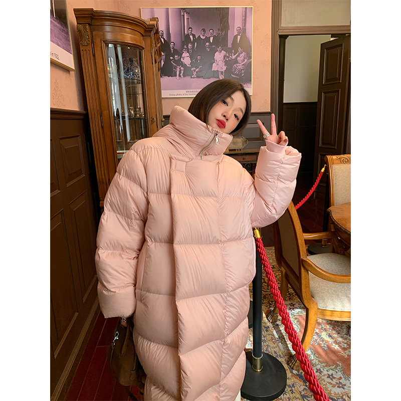 落落狷介粉色长款羽绒服女冬季新款2024年小个子加厚立领保暖外套
