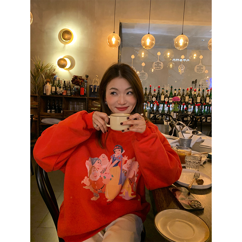 落落狷介红色卫衣女秋冬加绒2025新款圆领套头宽松印花外套小个子