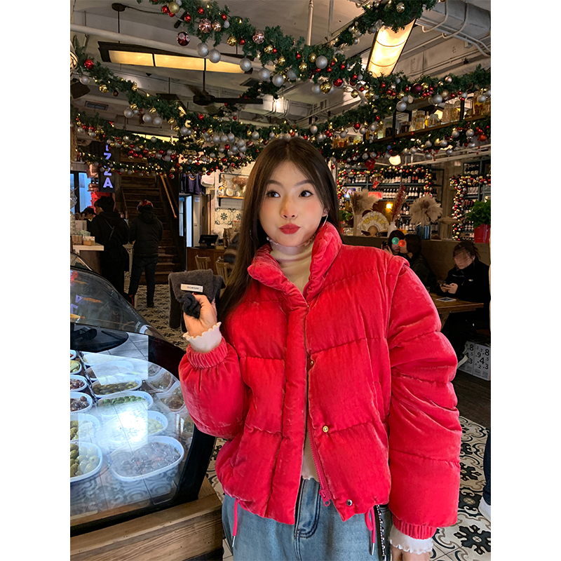 落落狷介短款丝绒羽绒服女冬季2024年新款红色加厚保暖外套小个子