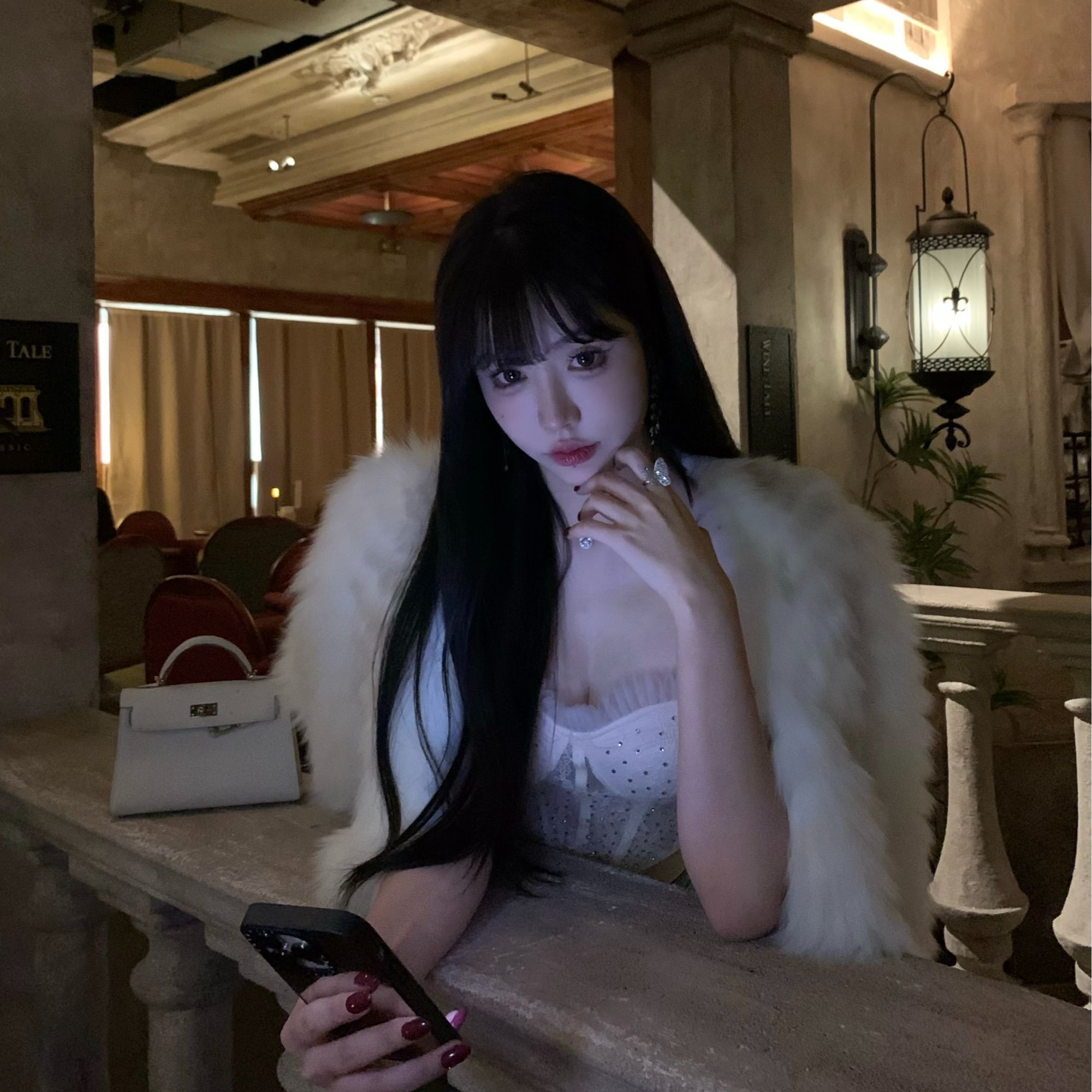  Liuu嘻嘻阿名媛风毛绒短外套女暖冬贵气显年轻亲肤手感毛毛上衣