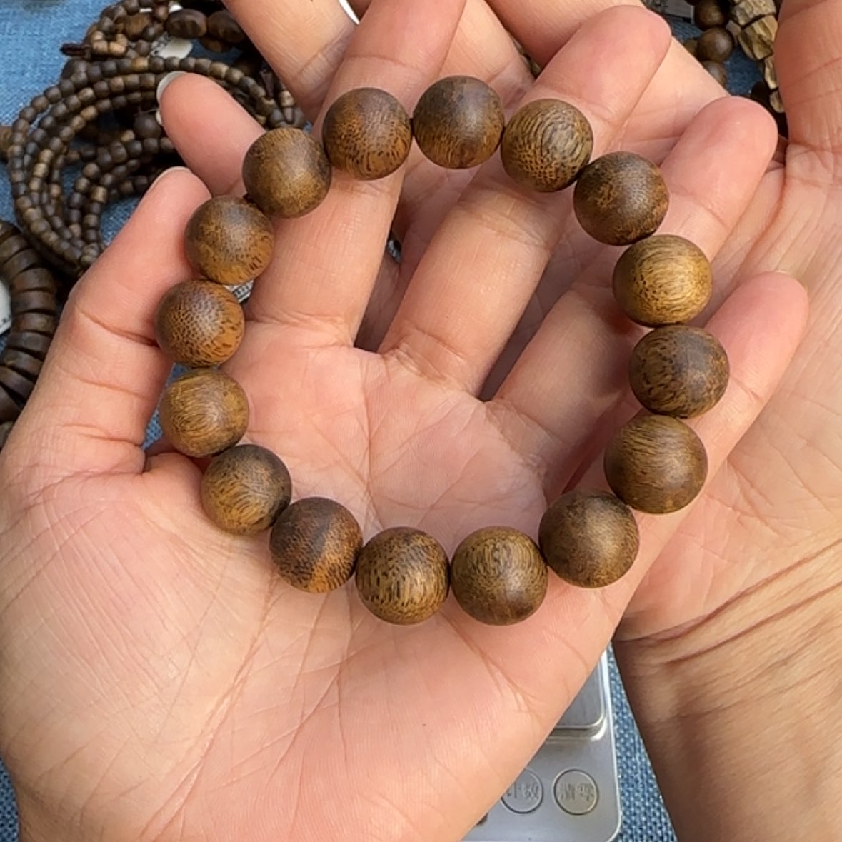 【闪购商品】沉香手串乌身圆叶多样性发货一条