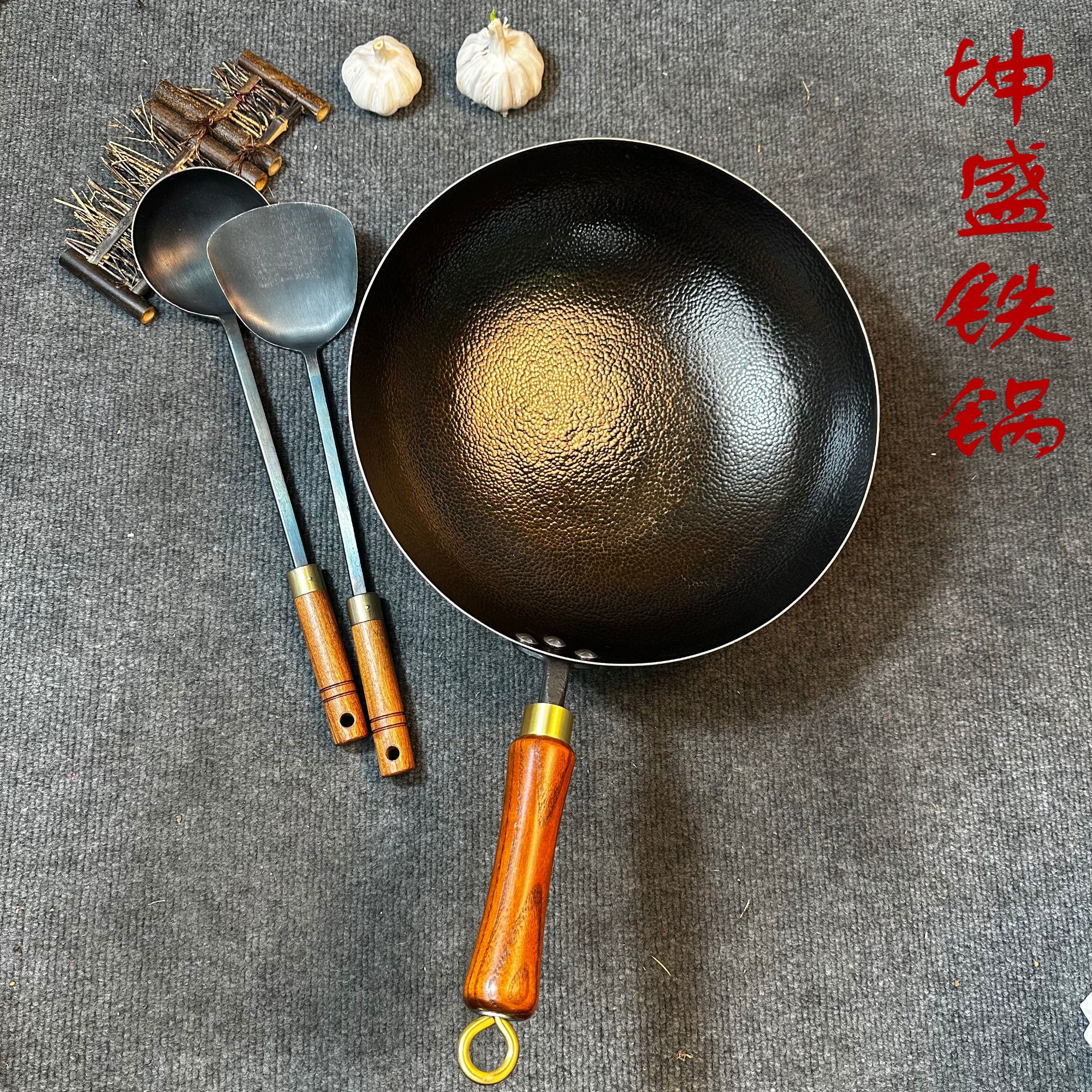 铁锅圆底炒锅手工锻打不粘锅无涂层免开锅铁锅家用炒菜锅