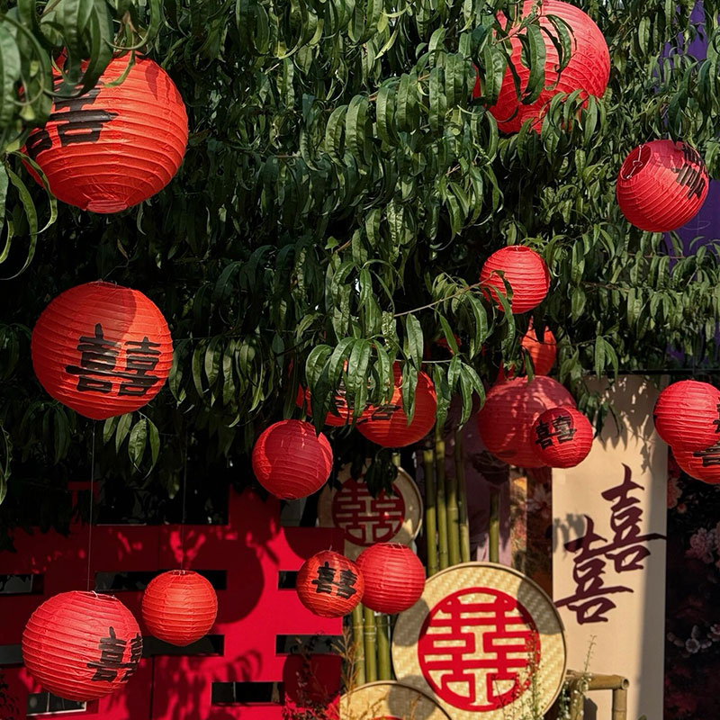 结婚户外院子别墅中式红色喜字灯笼中式囍字婚礼新娘拍照装饰