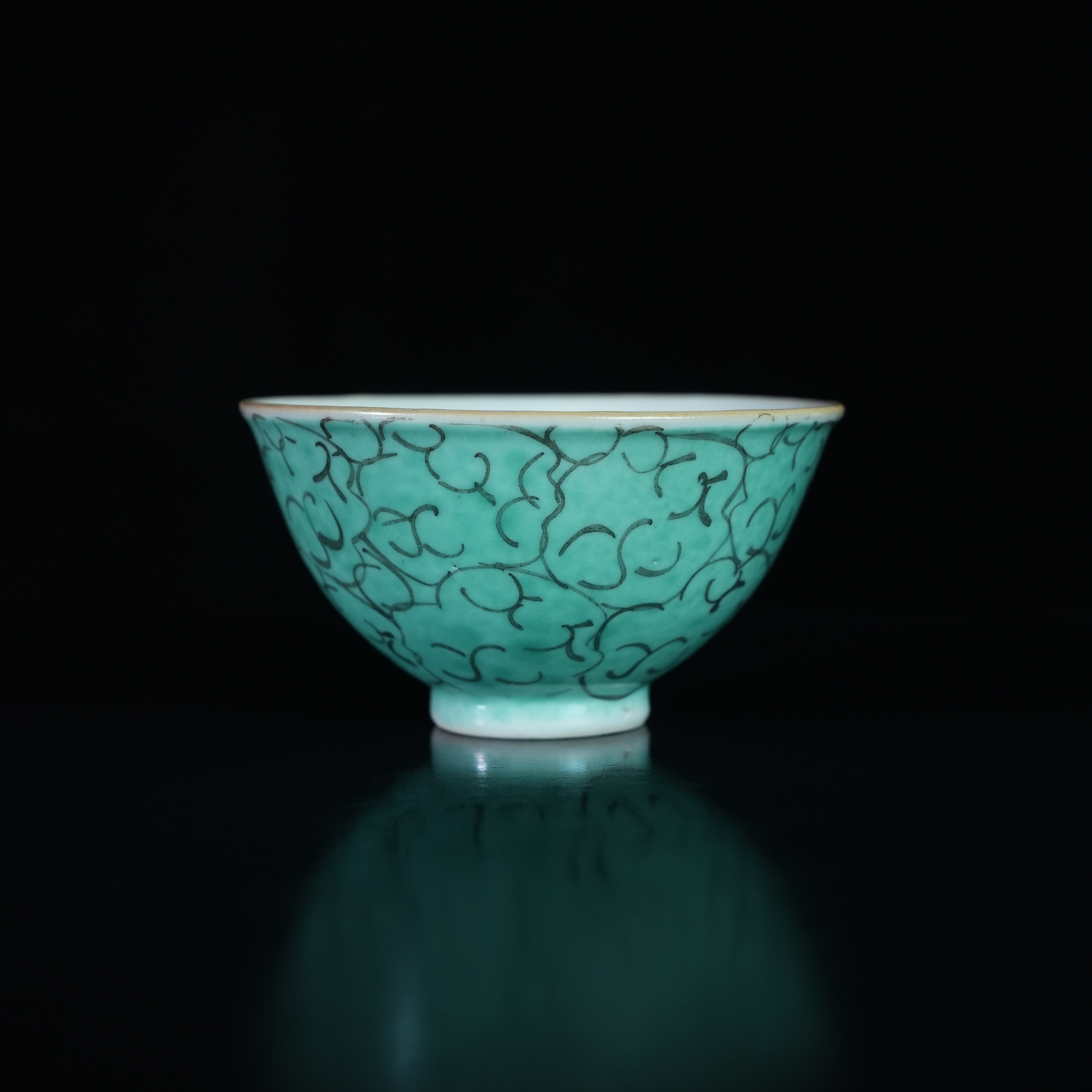 LABC241019038【十竹斋】清乾隆绿釉墨彩卷草纹杯