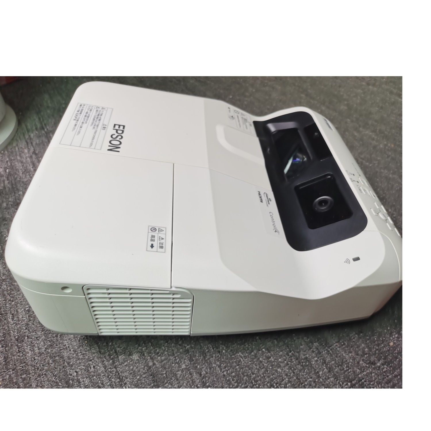 95新 Epson/爱普生 CB-675W超短焦高清家用投影仪